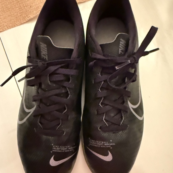 Nike Black Indoor Soccer Shoes - Picture 4 of 4